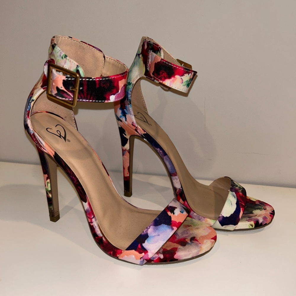 Windsor heels
